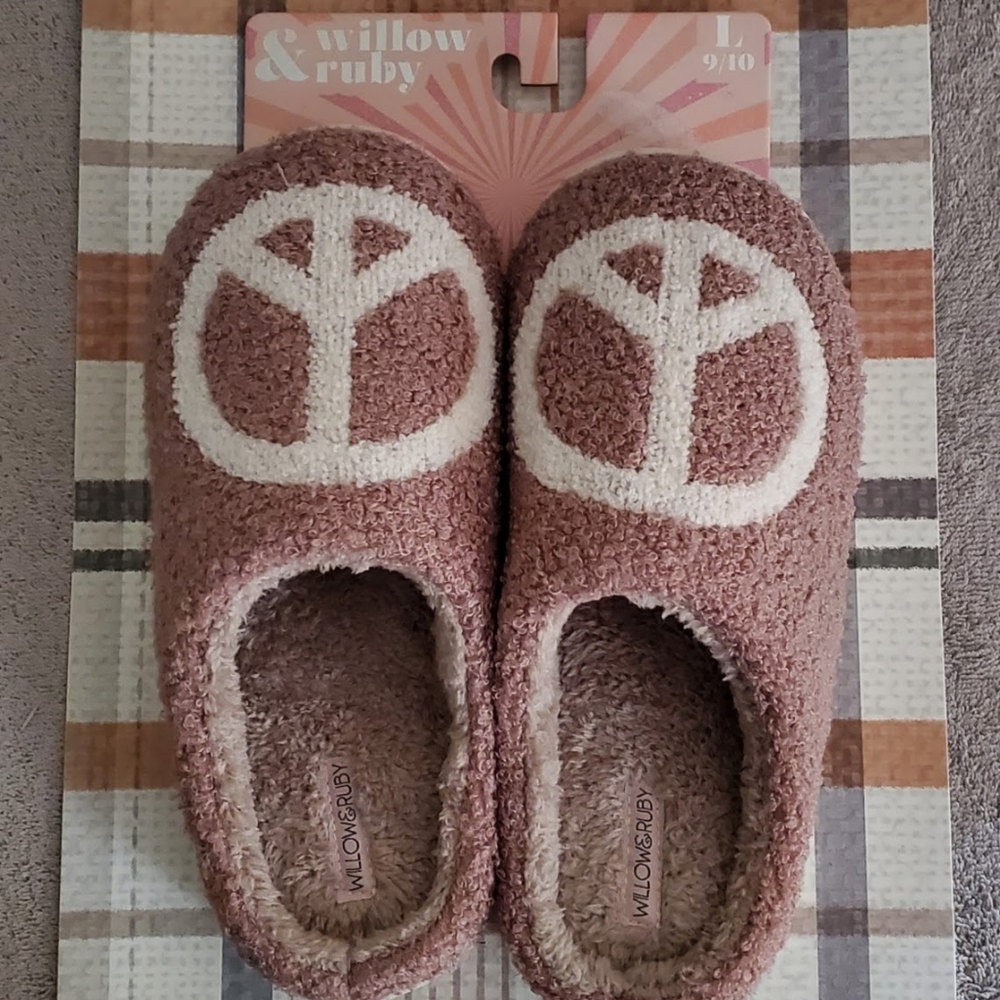 Willow & Ruby Slippers NWT